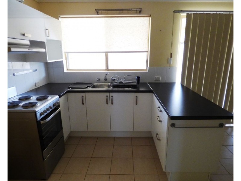 8/23 Quarram Way, Gosnells WA 6110