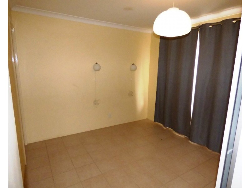 8/23 Quarram Way, Gosnells WA 6110