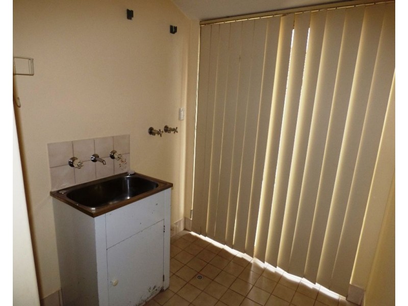 8/23 Quarram Way, Gosnells WA 6110