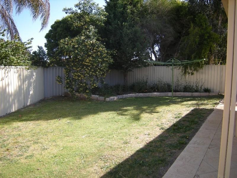 20A Denning Court, Seville Grove WA 6112