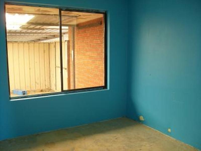 8 Barge Court, Armadale WA 6112