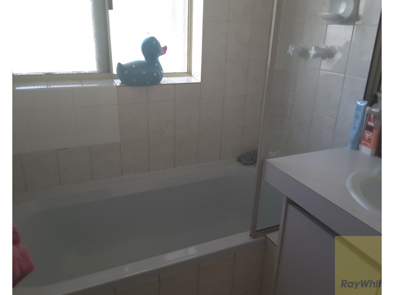 11 Settlers Way, Gosnells WA 6110