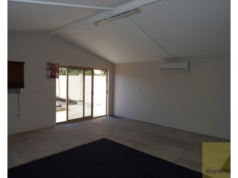 22 Seville Drive, Seville Grove WA 6112