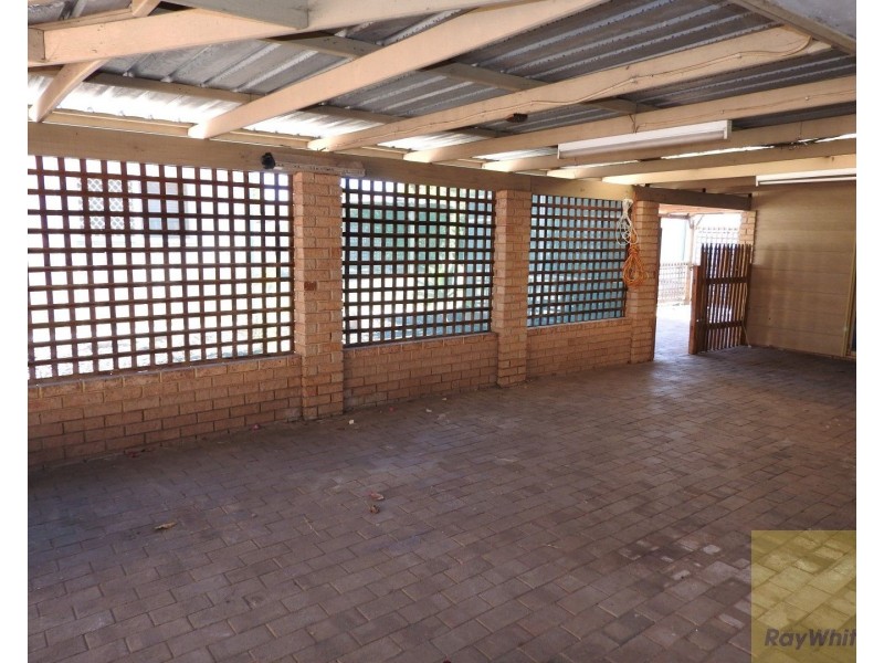 22 Seville Drive, Seville Grove WA 6112