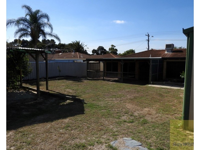 22 Seville Drive, Seville Grove WA 6112
