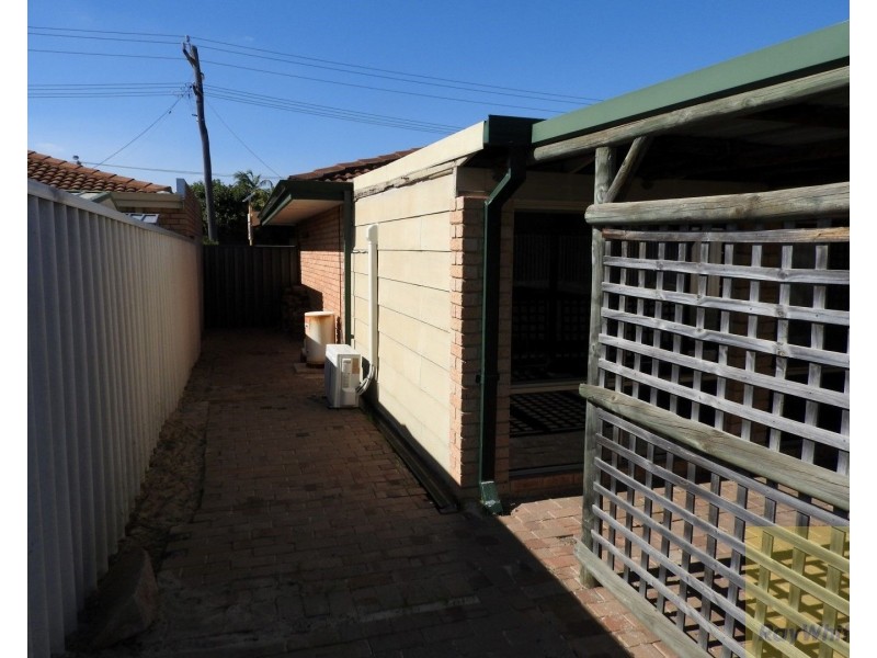 22 Seville Drive, Seville Grove WA 6112