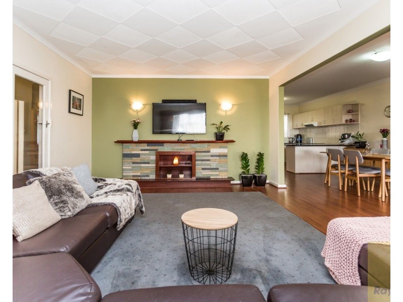 3212 Albany Highway, Mount Nasura WA 6112