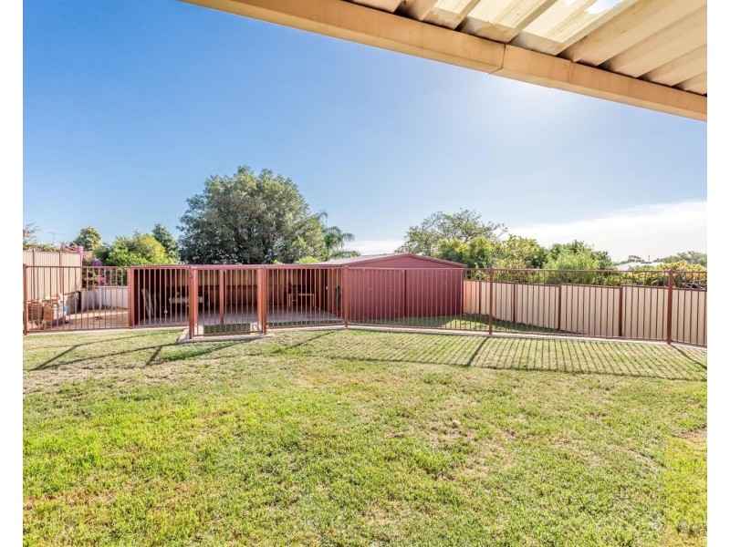 72 Derry Avenue, Mount Nasura WA 6112