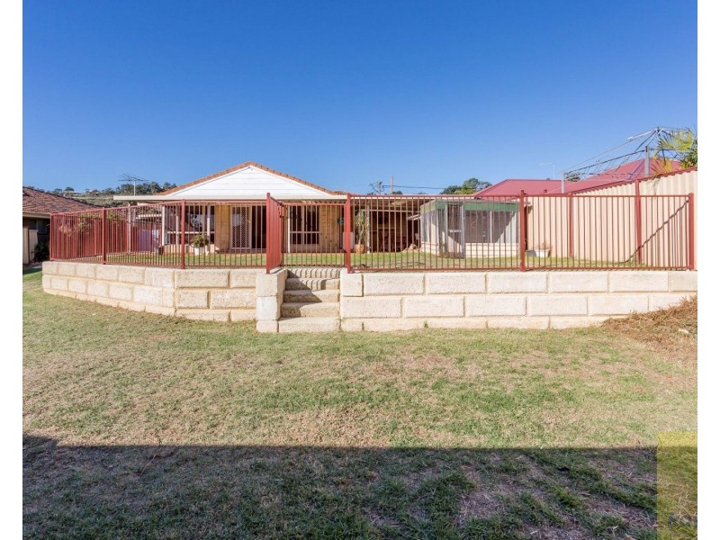 72 Derry Avenue, Mount Nasura WA 6112