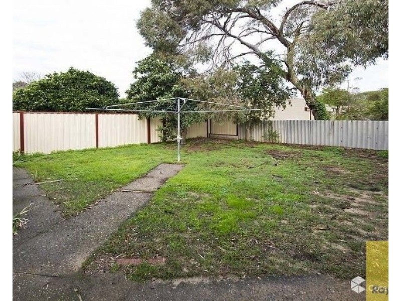27D Robin Hood Avenue, Armadale WA 6112