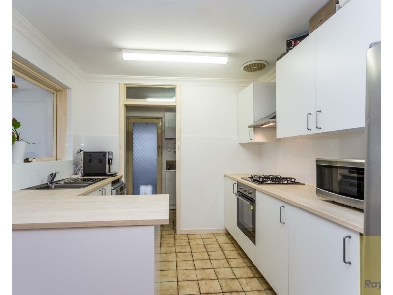 6 Kari Court, Camillo WA 6111