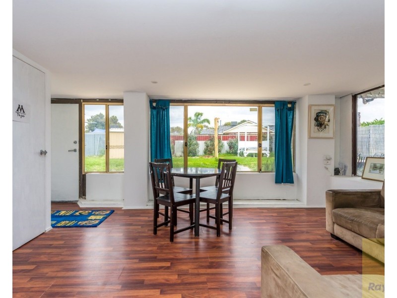 6 Kari Court, Camillo WA 6111