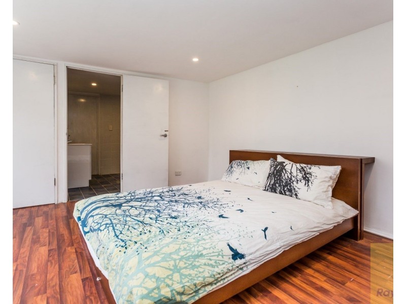 6 Kari Court, Camillo WA 6111