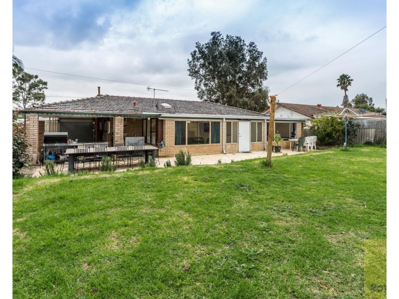 6 Kari Court, Camillo WA 6111