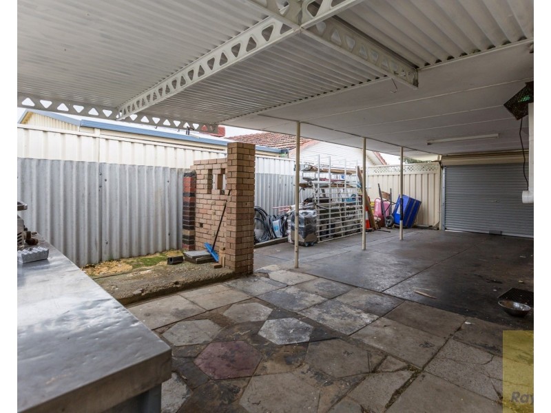 6 Kari Court, Camillo WA 6111