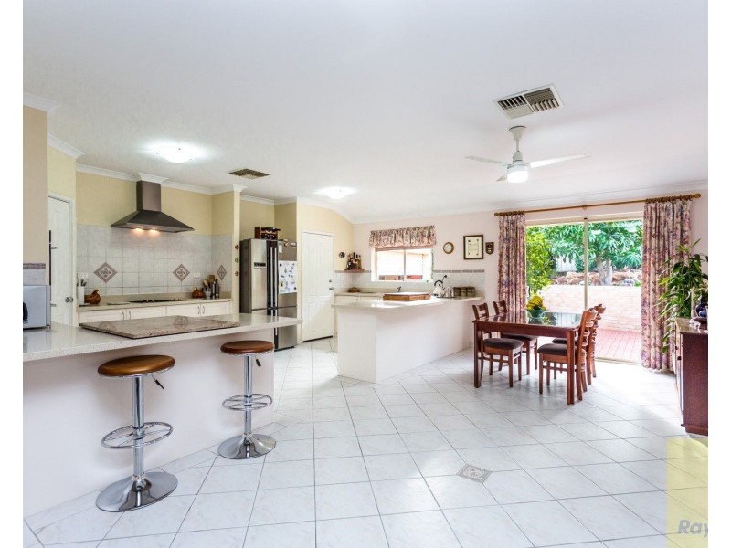 9 Roberta Rise, Mount Nasura WA 6112