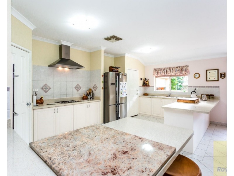 9 Roberta Rise, Mount Nasura WA 6112