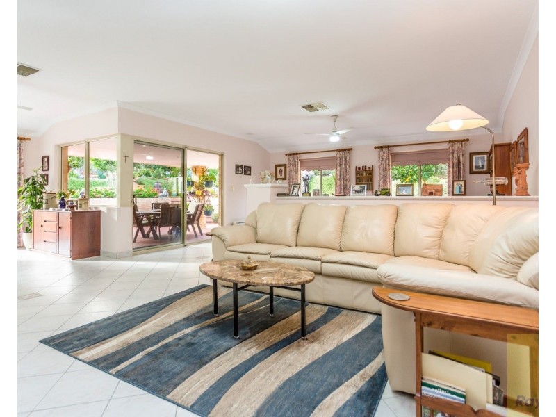 9 Roberta Rise, Mount Nasura WA 6112