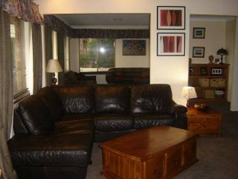 67 Carawatha Avenue, Mount Nasura WA 6112