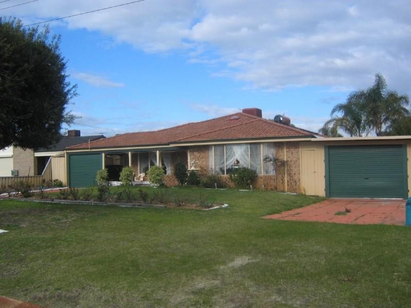 4 Carey Place, Gosnells WA 6110