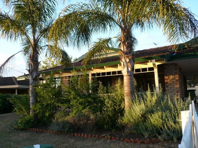 9 Grafham Road, Brookdale WA 6112