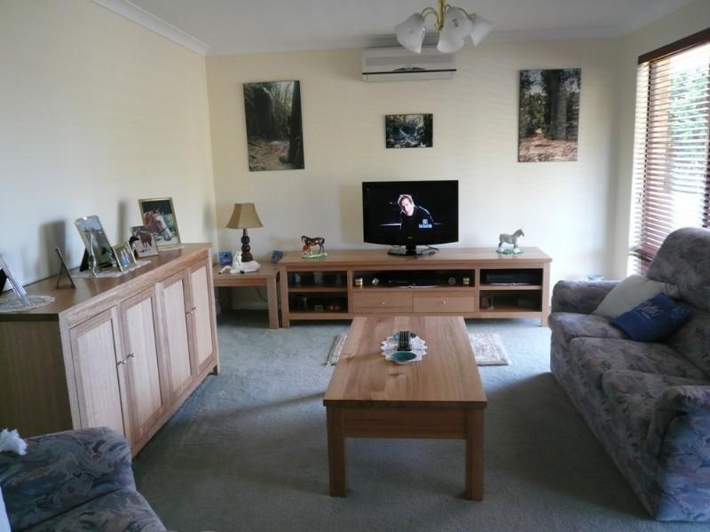 9 Grafham Road, Brookdale WA 6112