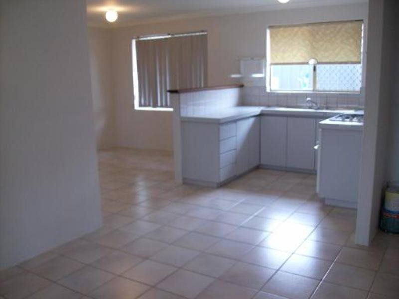 2 Damson Grove, Armadale WA 6112