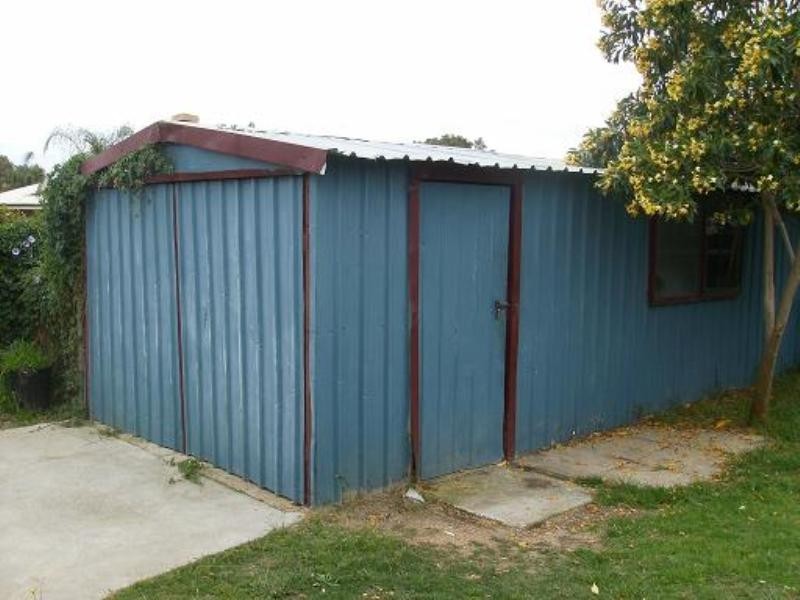 2 Damson Grove, Armadale WA 6112