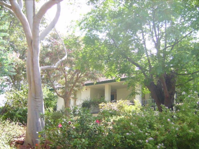 28 Nelson Crescent, Lesmurdie WA 6076