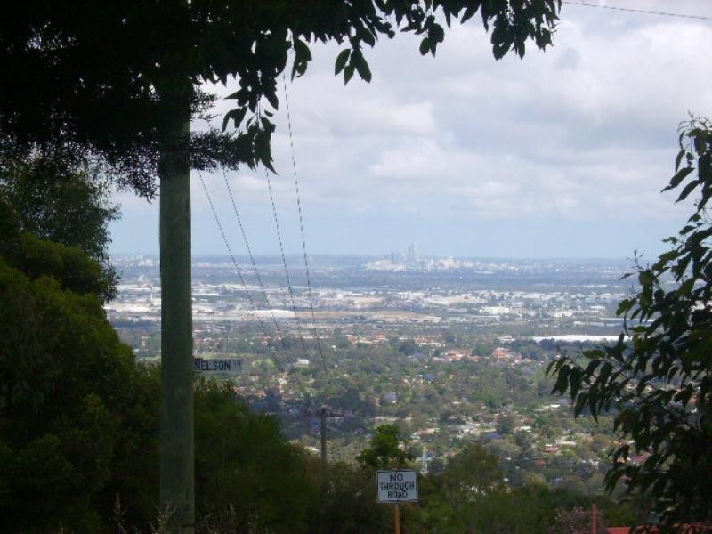 28 Nelson Crescent, Lesmurdie WA 6076