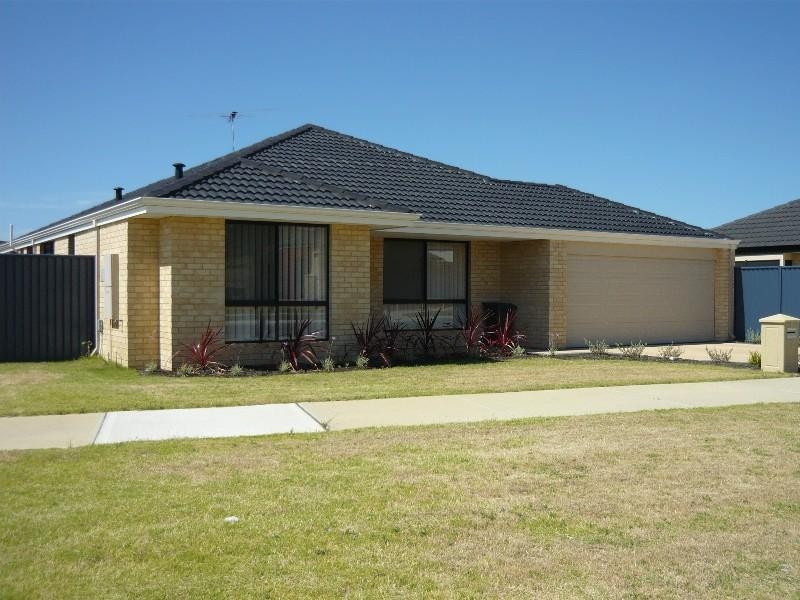 26 Plaistowe Boulevard, Byford WA 6122