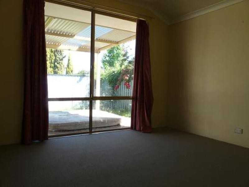 7 Emperor Close, Seville Grove WA 6112