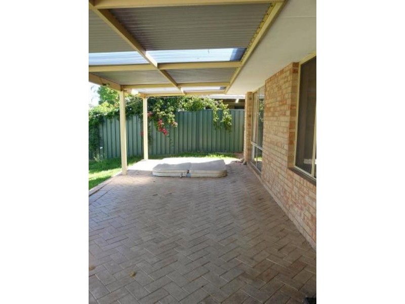 7 Emperor Close, Seville Grove WA 6112