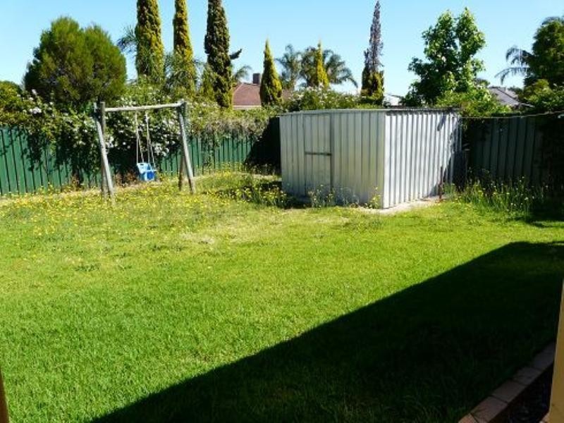 7 Emperor Close, Seville Grove WA 6112