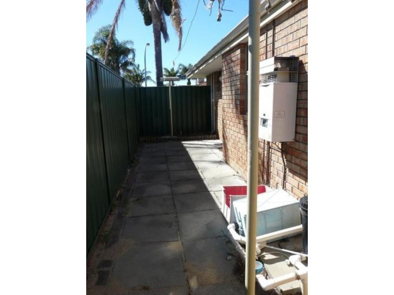 7 Emperor Close, Seville Grove WA 6112