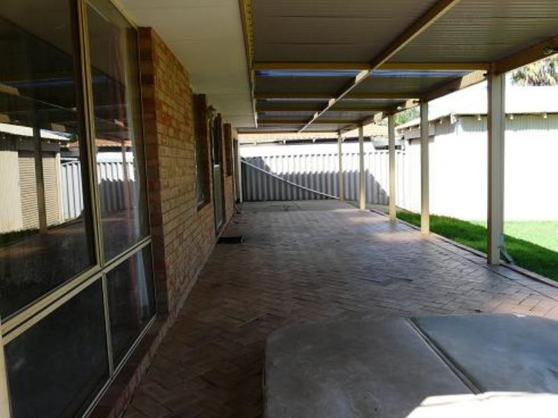 7 Emperor Close, Seville Grove WA 6112