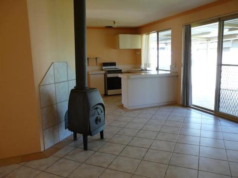 7 Emperor Close, Seville Grove WA 6112