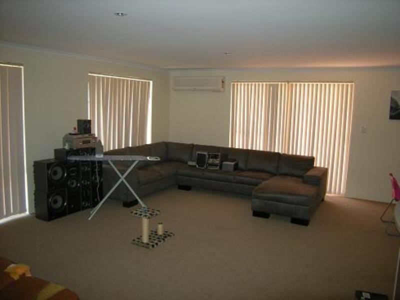 5 Glenfin Road, Seville Grove WA 6112