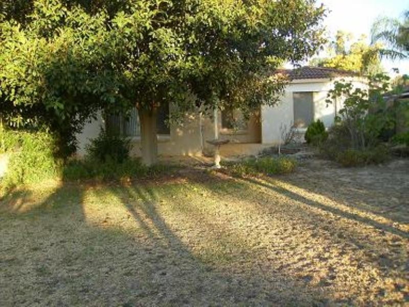 4 Fortunella Grove, Seville Grove WA 6112