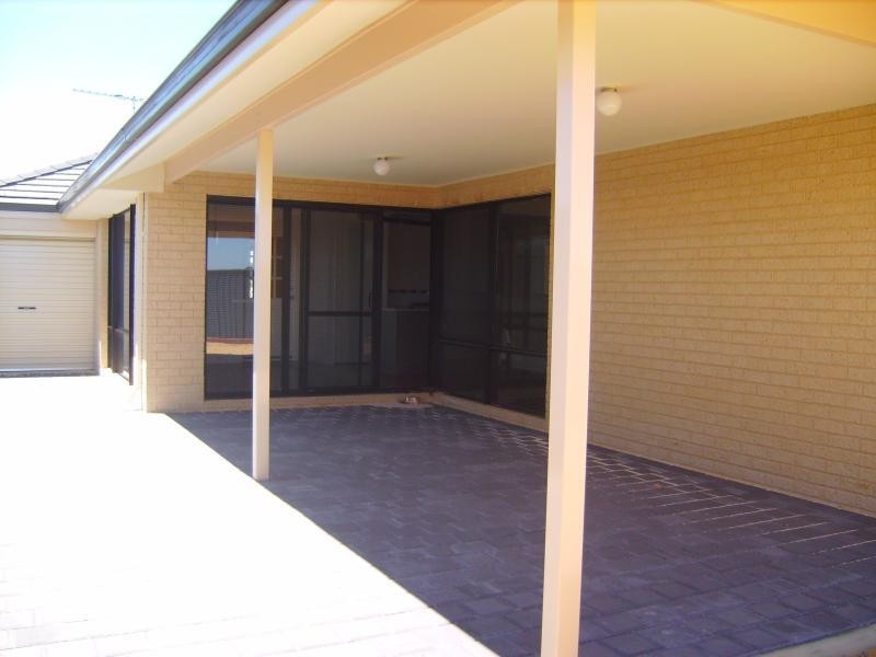 19 Quinine Crescent, Byford WA 6122