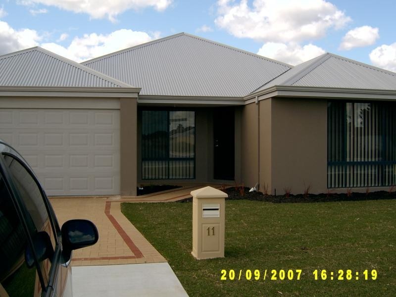 11 Kerrison Parade, Seville Grove WA 6112