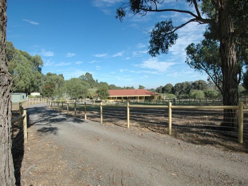 44 Springfield Road, Bedfordale WA 6112