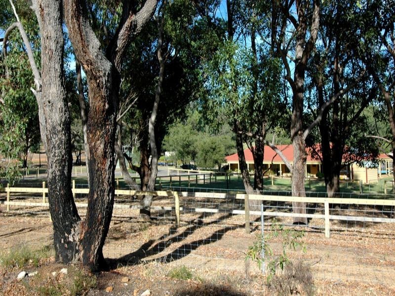 44 Springfield Road, Bedfordale WA 6112