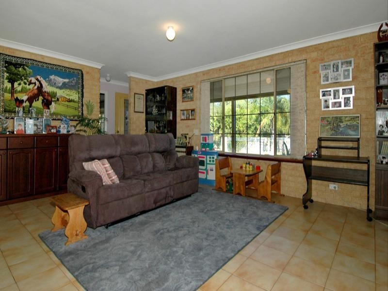 44 Springfield Road, Bedfordale WA 6112