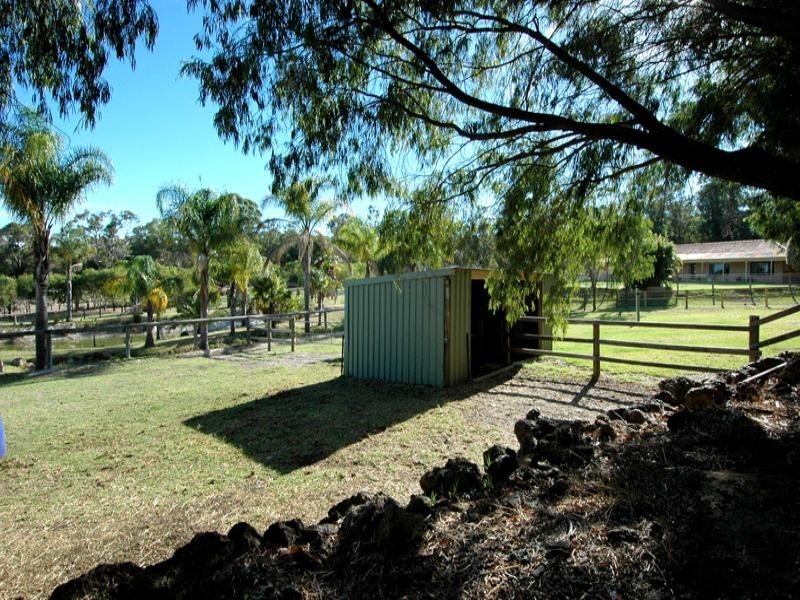 44 Springfield Road, Bedfordale WA 6112