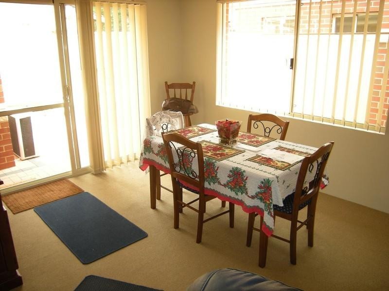 1/17 Bert Street, Gosnells WA 6110