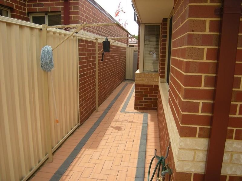 1/17 Bert Street, Gosnells WA 6110