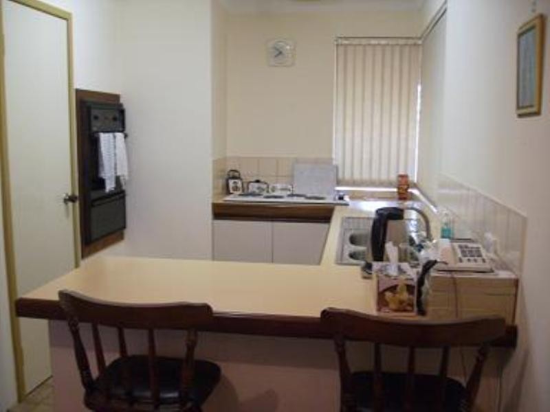 4 Fortunella Grove, Seville Grove WA 6112