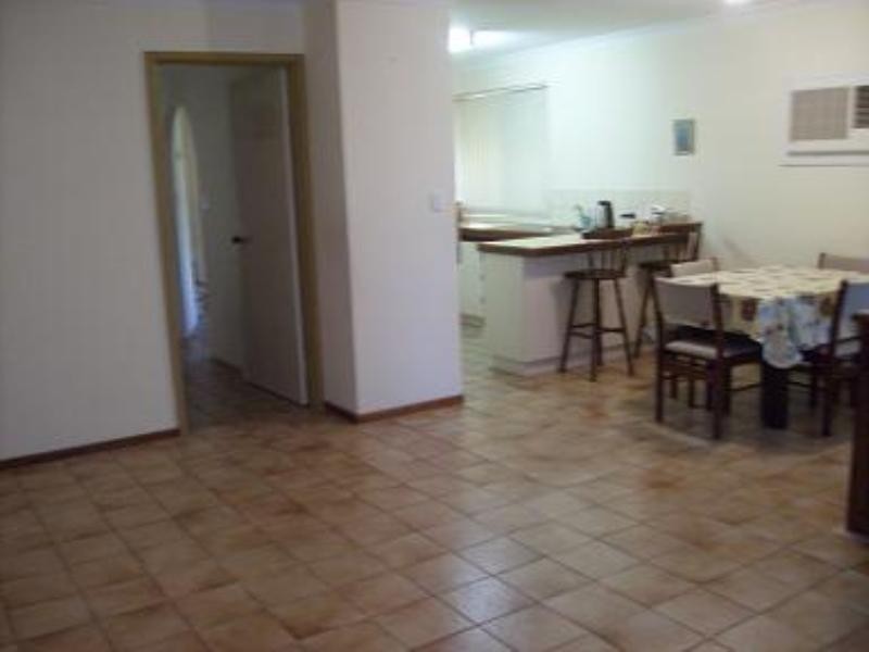 4 Fortunella Grove, Seville Grove WA 6112