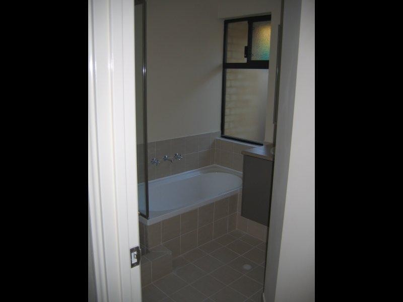 22/91 Lowanna Way, Armadale WA 6112